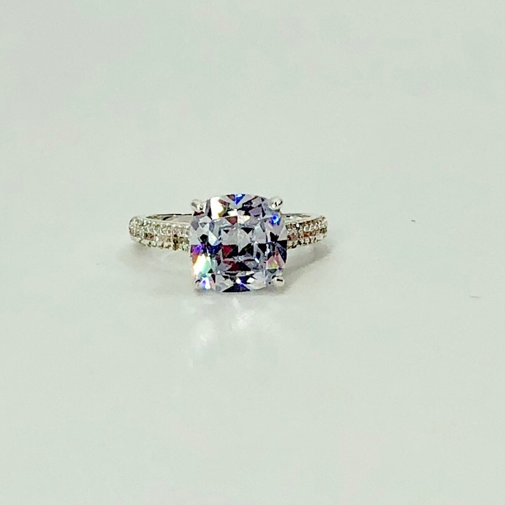 5 carat white sapphire in a 925 silver setting - Picture 5 of 8
